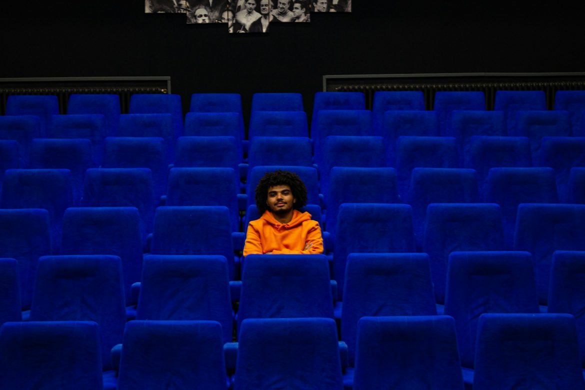 El cine como reflejo social: de la comedia familiar a la crítica política